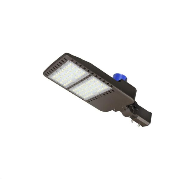 Led Post Lamp With Photocell 200w 30,000lm, 5000k, 110-277v Up To 305v 50-60hz Ip65.