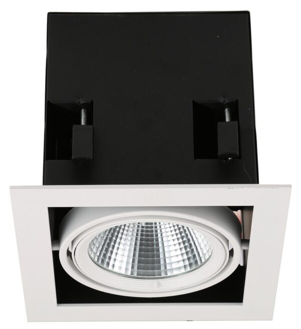 Recessed Ceiling Spot Led 30w-2400lm 3000k 24Â °.